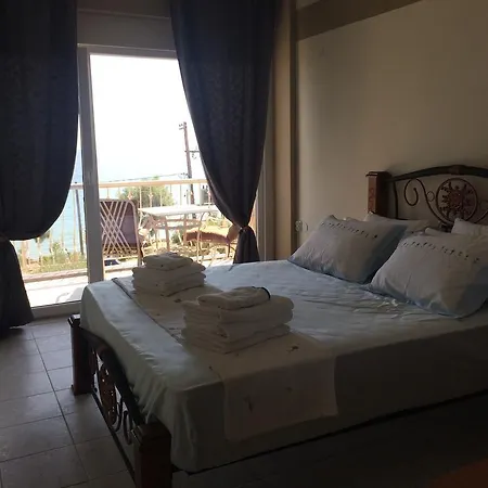 Aparthotel Crown Nea Skioni