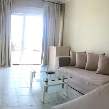 Crown Aparthotel Nea Skioni