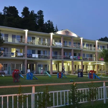 Crown 公寓式酒店 3*