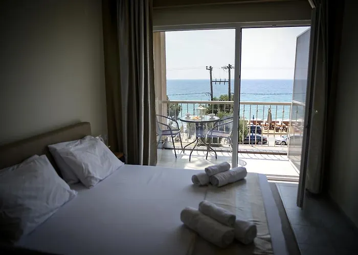 Aparthotel Crown Nea Skioni