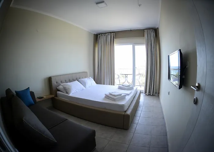 Aparthotel Crown Nea Skioni