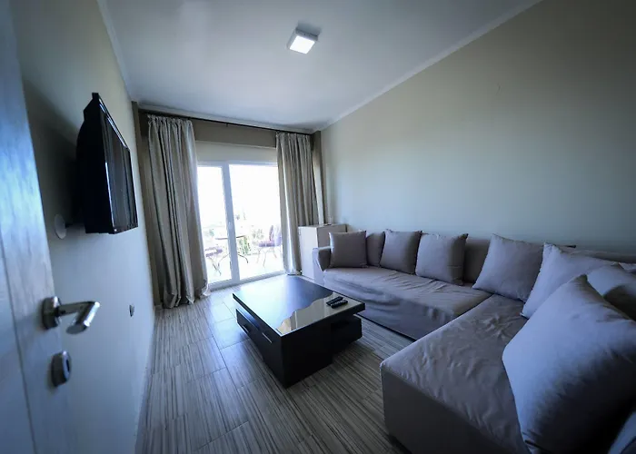 Crown Aparthotel Nea Skioni