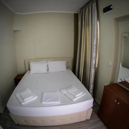 Crown Aparthotel Nea Skioni