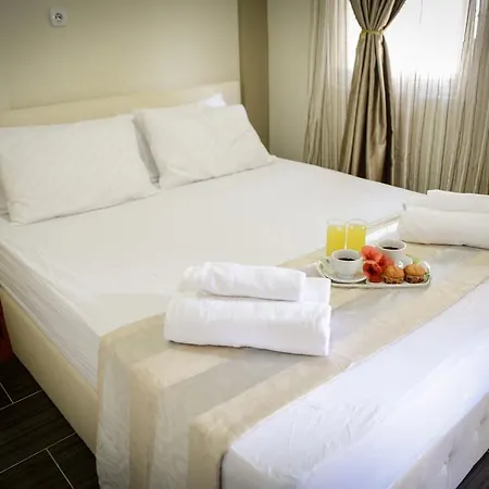 Crown Aparthotel Nea Skioni