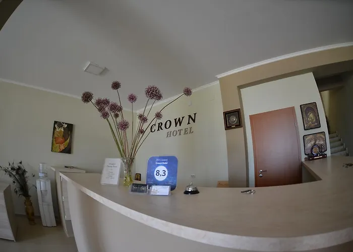 Crown 尼尔斯吉尼